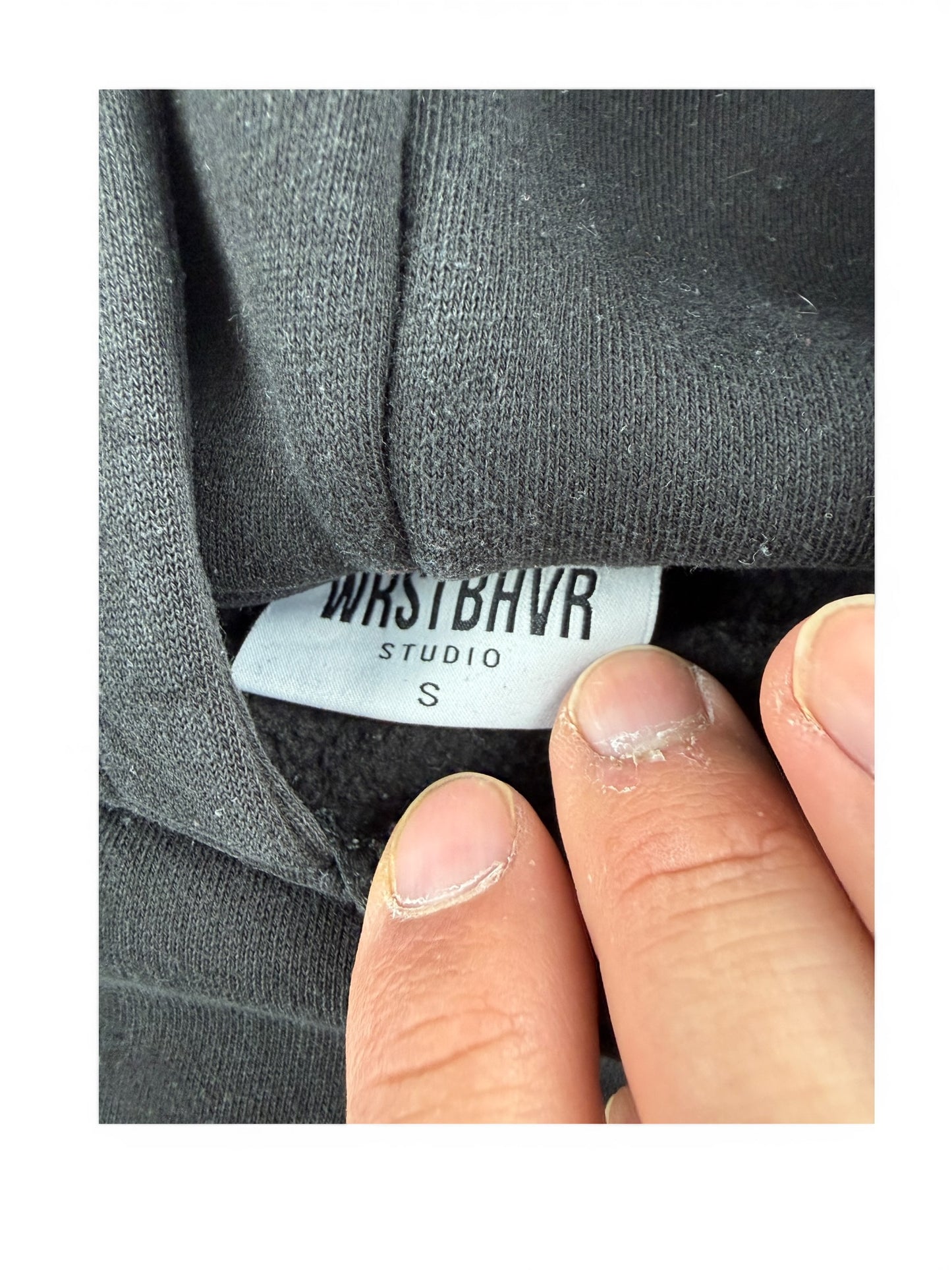 WRSTBHVR Studio Mon Habitat Cropped Hoodie – Schwarz S