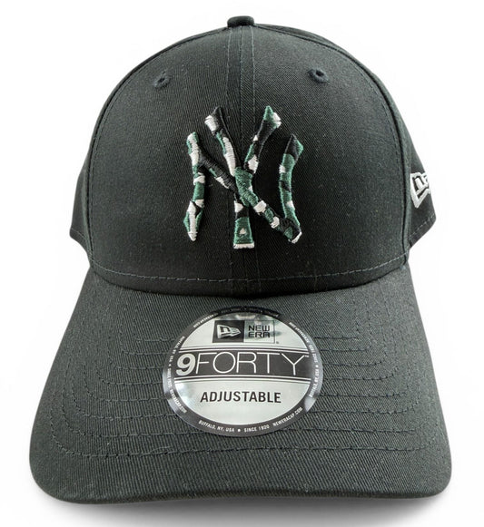 New Era NY Yankees 9FORTY Adjustable Cap – Black/Camo Green