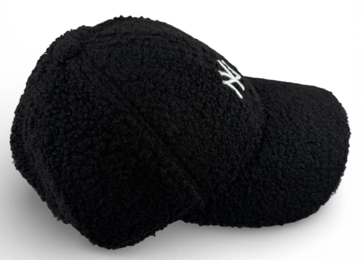 New Era x NY Yankees – 9Twenty Sherpa Cap