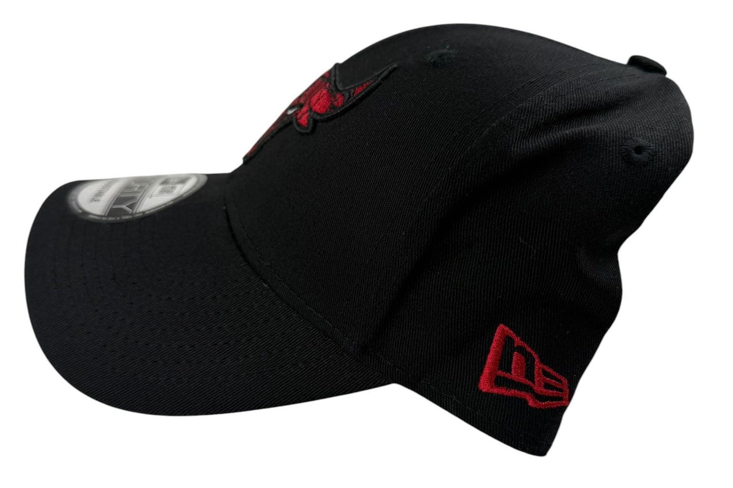 New Era x Chicago Bulls – 9Forty Cap (Black/Red)