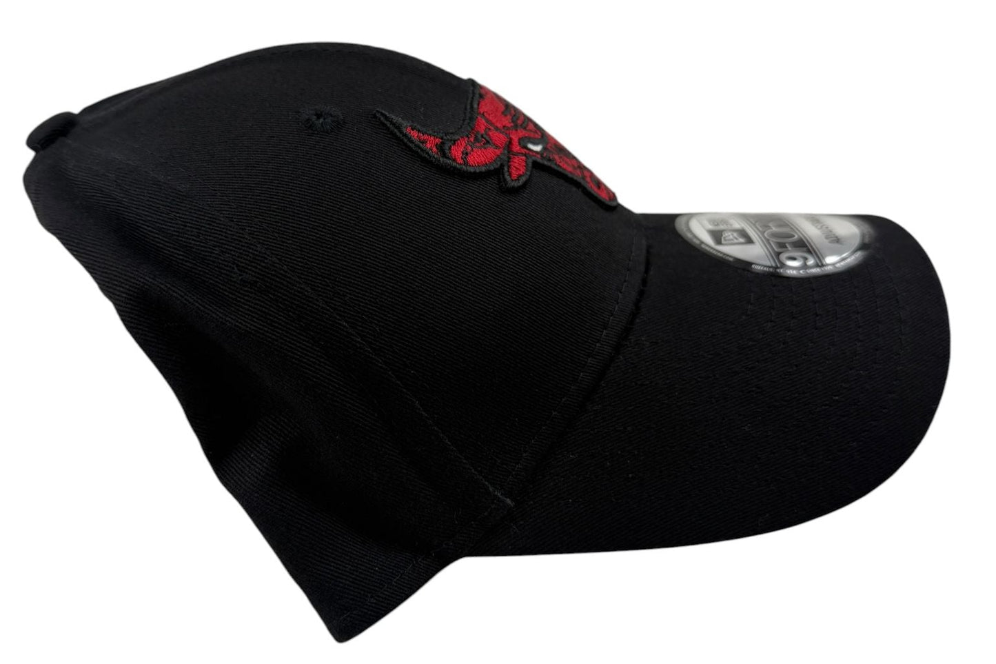 New Era x Chicago Bulls – 9Forty Cap (Black/Red)