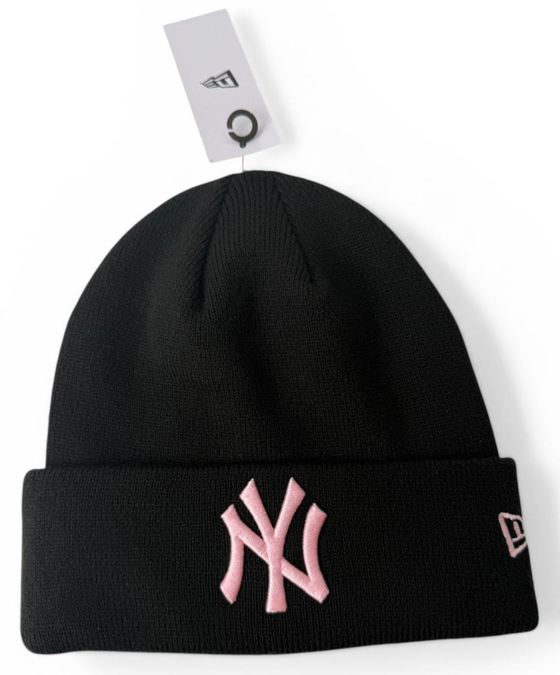 New Era NY Yankees ESS Cuff Beanie – Schwarz/Pink