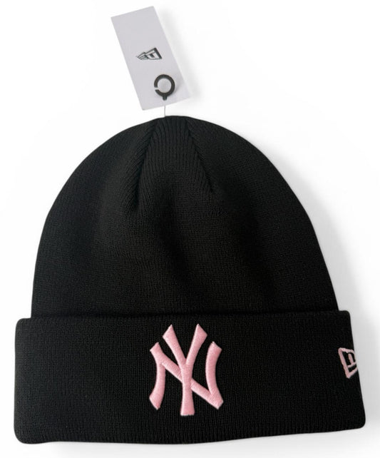 New Era NY Yankees ESS Cuff Beanie – Schwarz/Pink