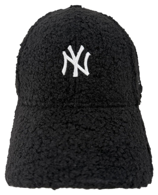 New Era x NY Yankees – 9Twenty Sherpa Cap