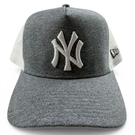 New Era MLB New York Yankees A-Frame Trucker Cap – Grau/Weiß